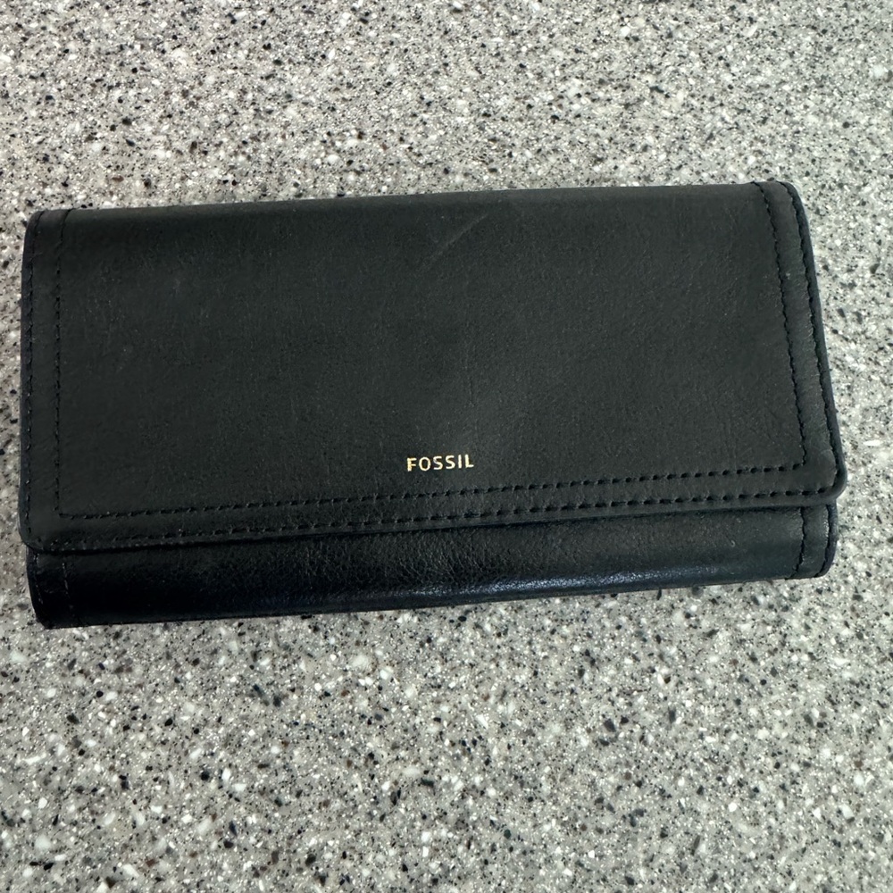 Fossil Classic Black Leather Wallet